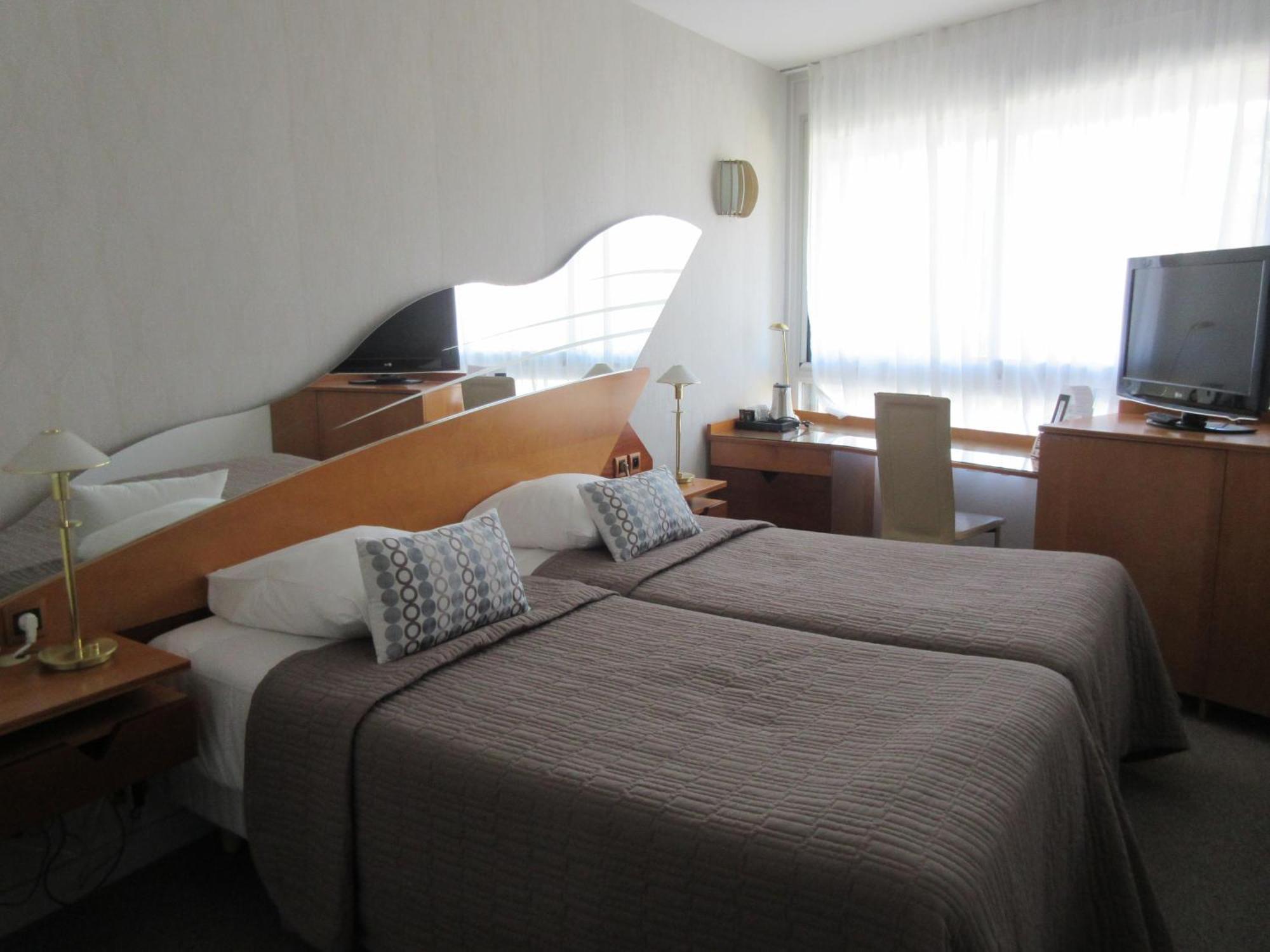 Le Crystal Dinard Plage Exterior photo