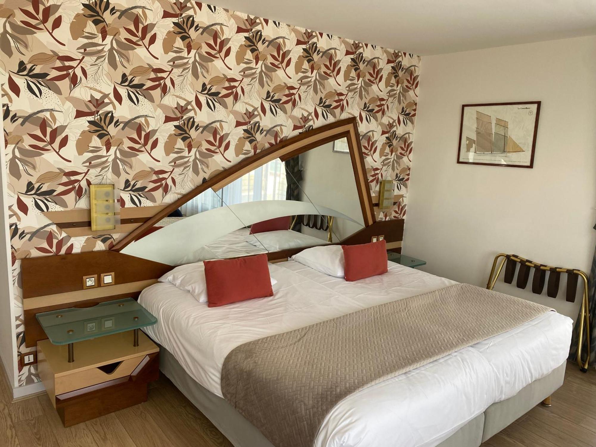 Le Crystal Dinard Plage Exterior photo