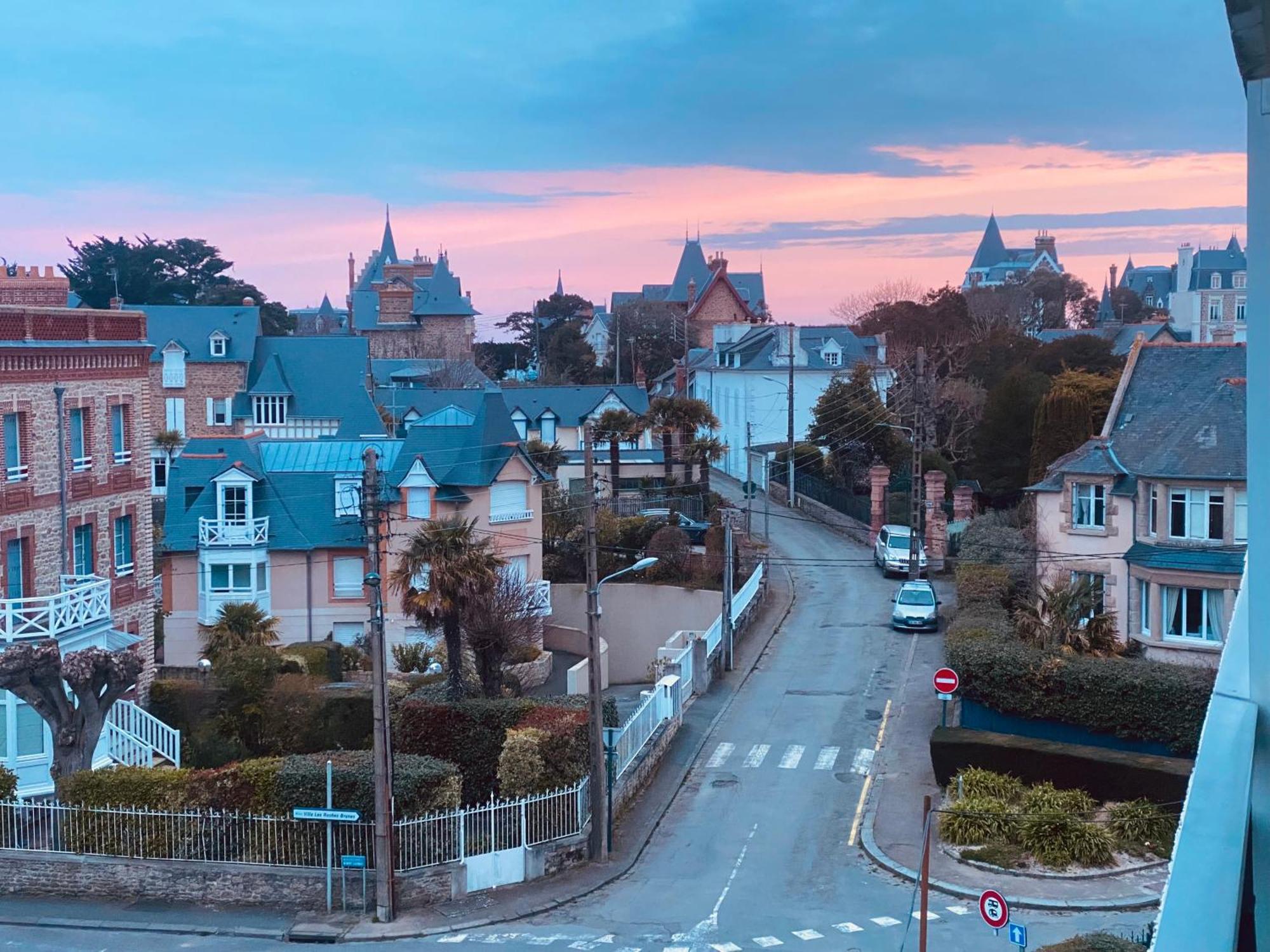 Le Crystal Dinard Plage Exterior photo